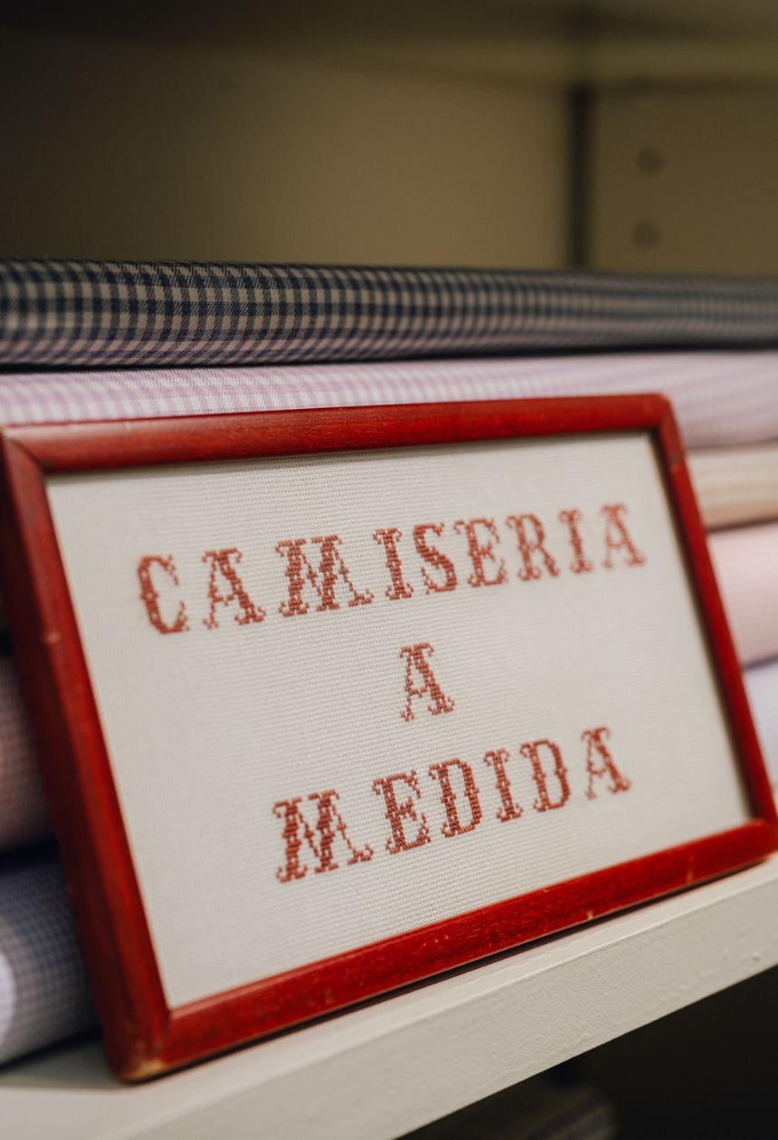 9.acabados_camiseria_de_grado_camiseria_a_medida_madrid_lagasca_camisa_prendas_vestir (3)